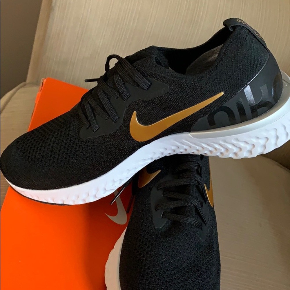 Nike epic react flyknit sneakers 9.5
